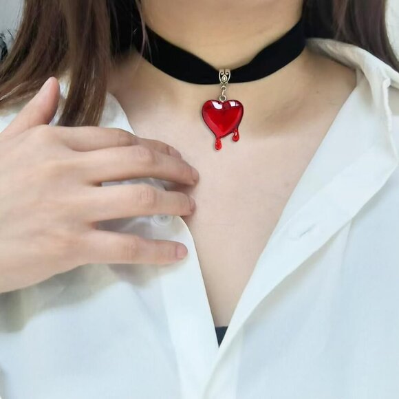 Blood Heart Choker Necklace Gothic Vampire Jewelry Spiked Red Pendant - Picture 6 of 6